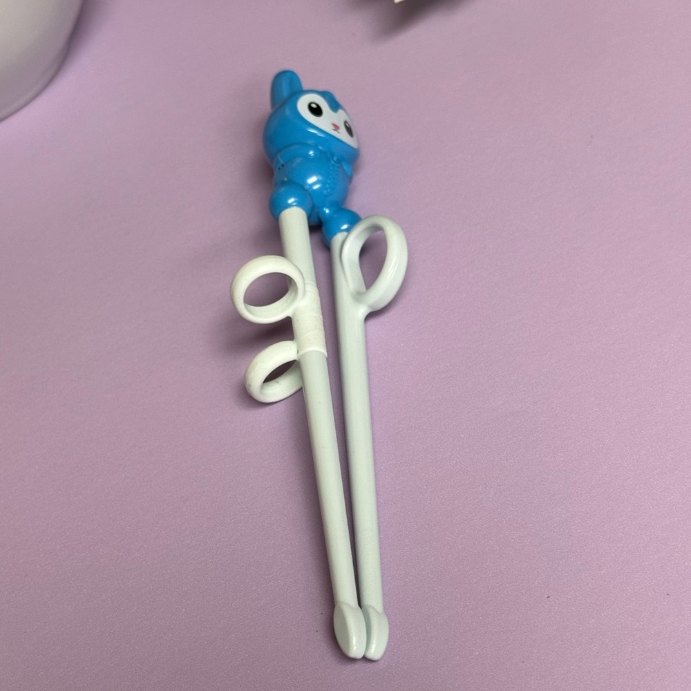 Edison Training Chopstick with Blue Rabbit - Picture 9 of 12
